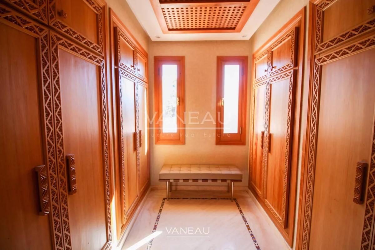 VILLA ARABO-ANDALOUS À VENDRE DANS LA PALMERAIE DE MARRAKECH