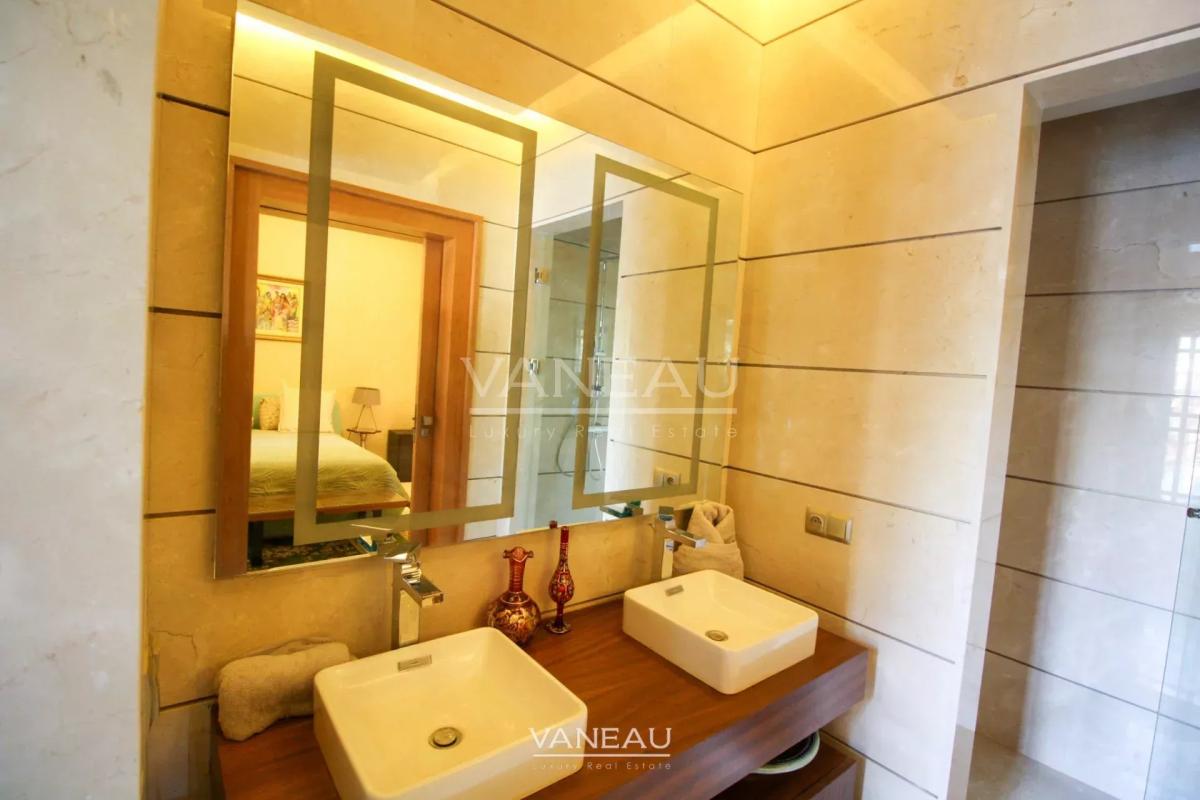 VILLA ARABO-ANDALOUS À VENDRE DANS LA PALMERAIE DE MARRAKECH