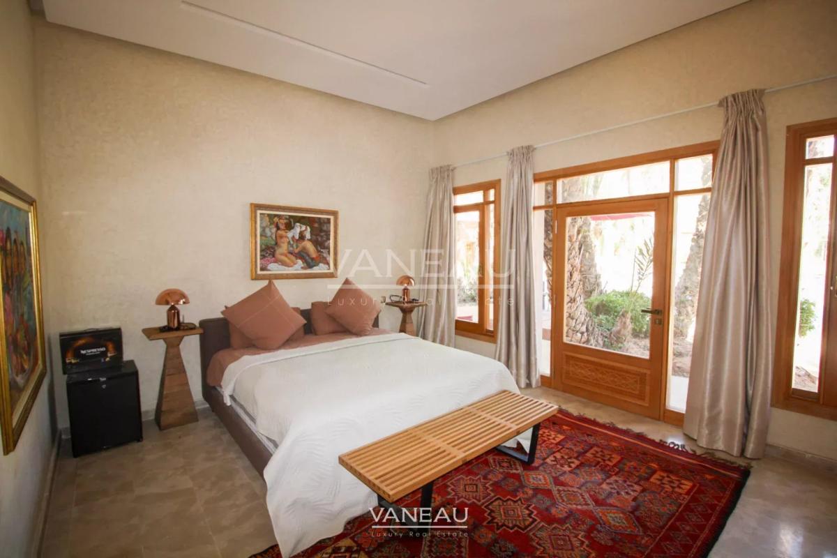 VILLA ARABO-ANDALOUS À VENDRE DANS LA PALMERAIE DE MARRAKECH