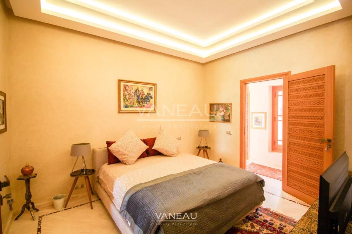 VILLA ARABO-ANDALOUS À VENDRE DANS LA PALMERAIE DE MARRAKECH