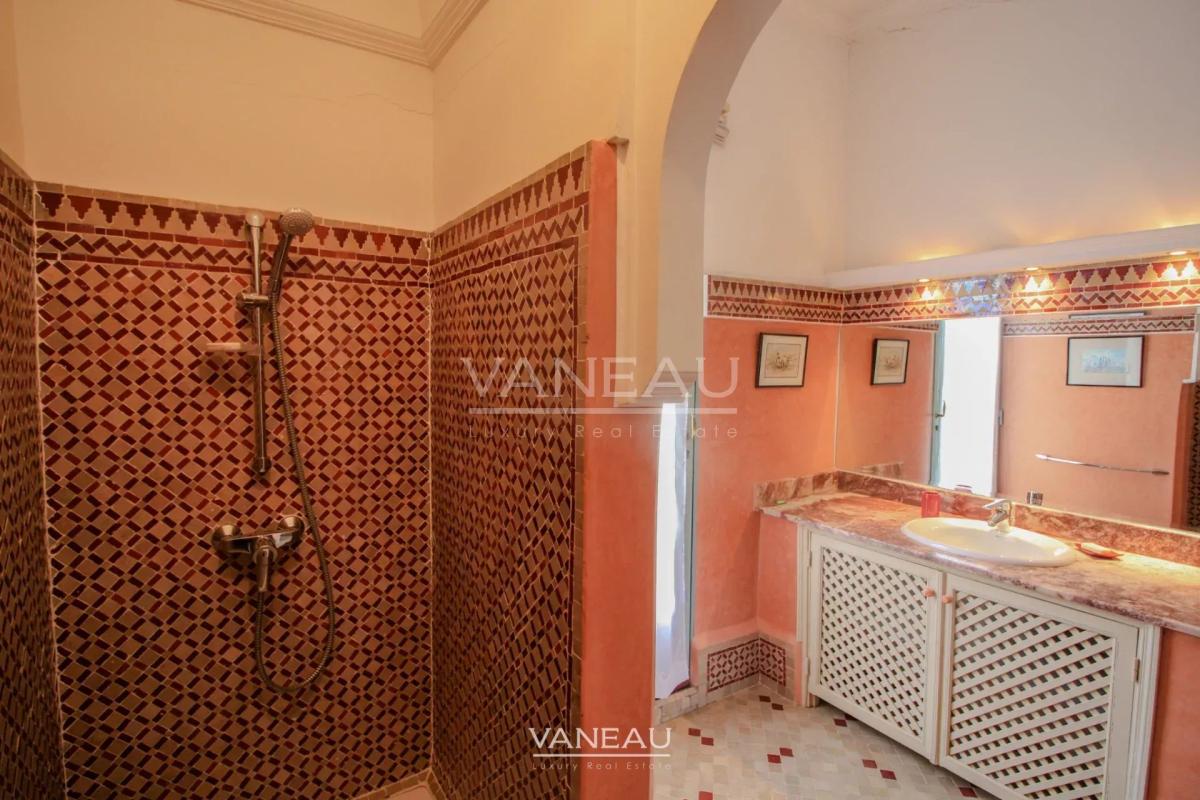 VILLA À VENDRE TYPE RIAD DANS LA PALMERAIE MARRAKECH