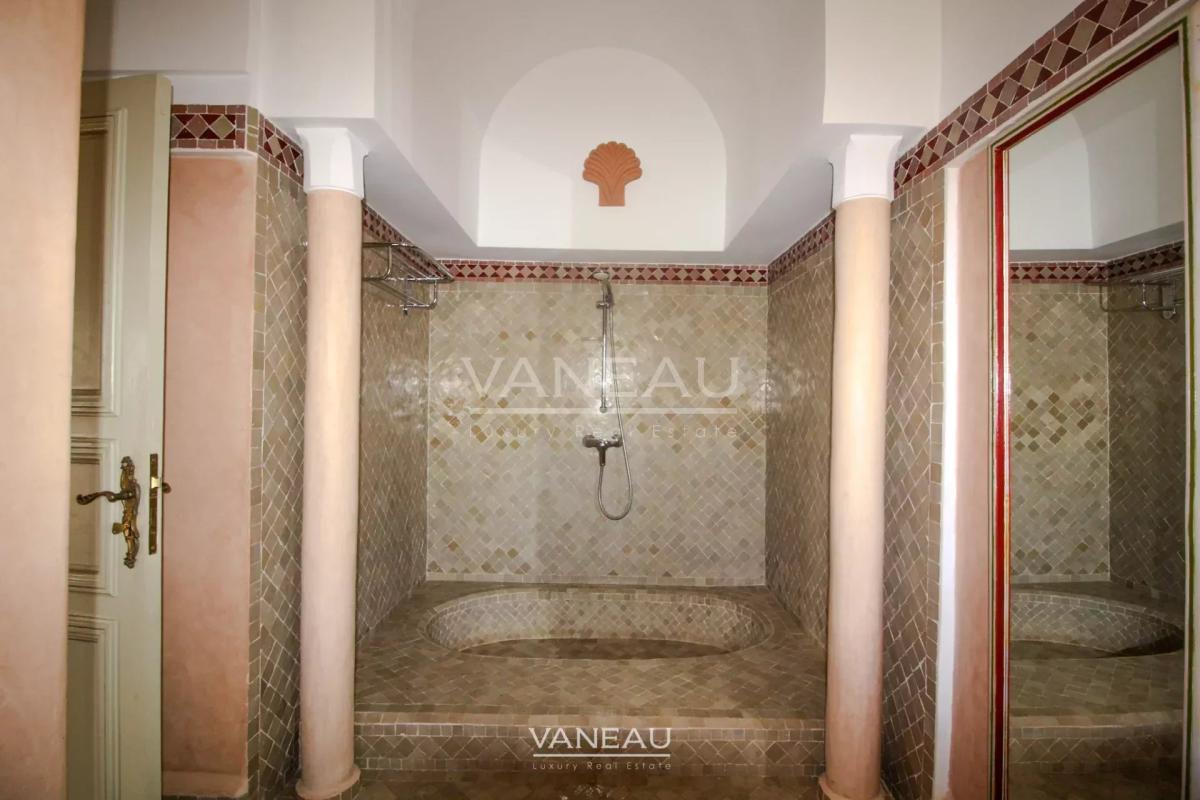 VILLA À VENDRE TYPE RIAD DANS LA PALMERAIE MARRAKECH