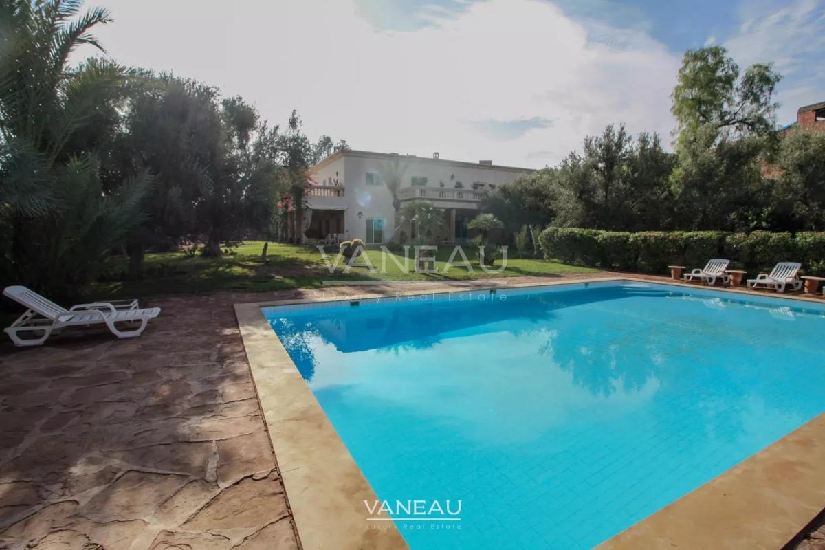 VILLA À VENDRE TYPE RIAD DANS LA PALMERAIE MARRAKECH