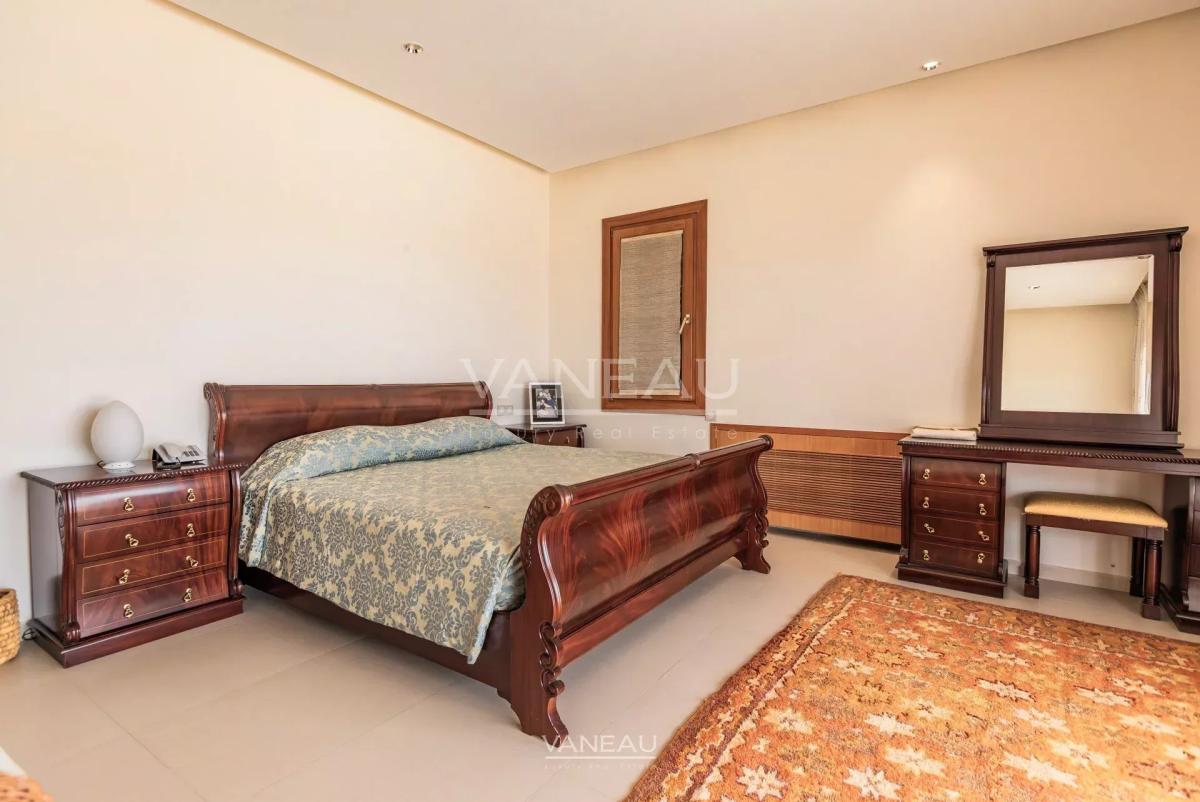Superbe Villa Contemporaine Front de Golf