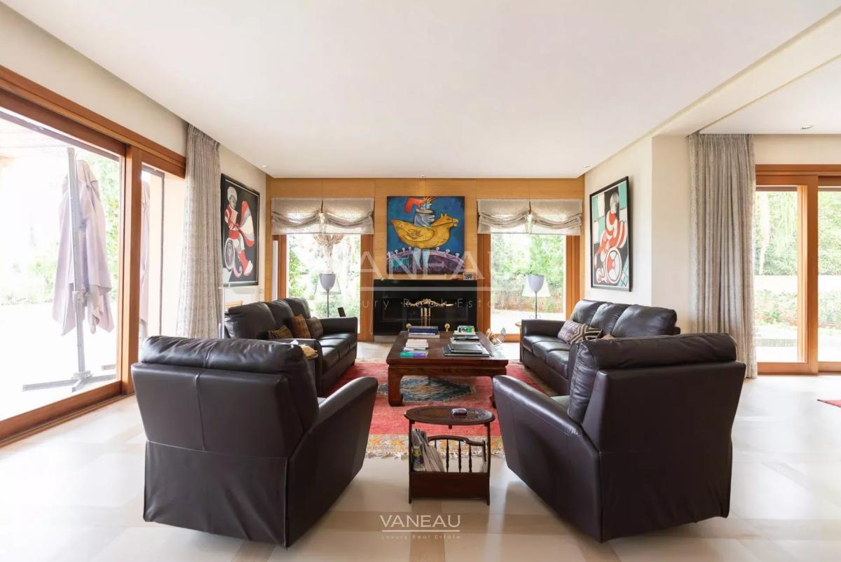 Superbe Villa Contemporaine Front de Golf