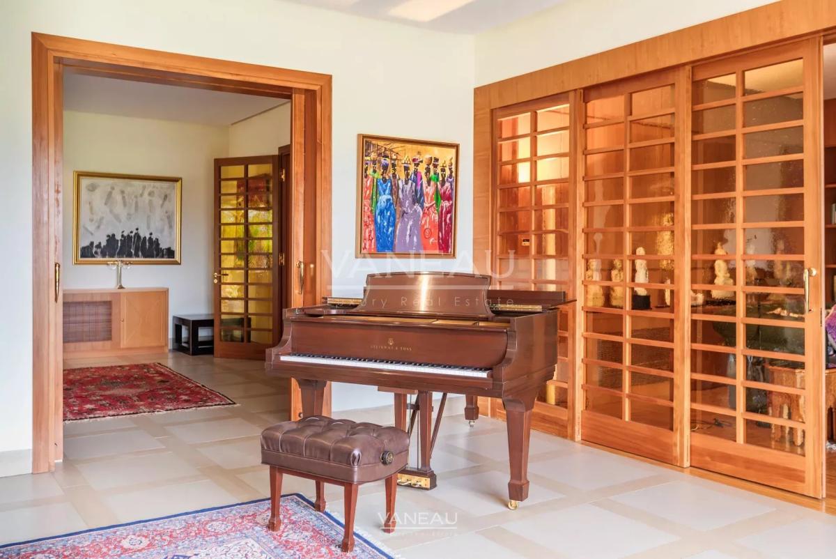 Superbe Villa Contemporaine Front de Golf