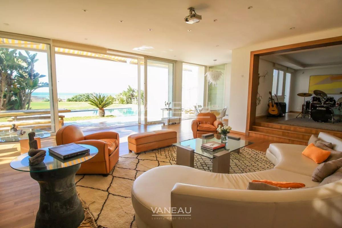 Villa d'exception pied dans l'eau a proximité de Rabat