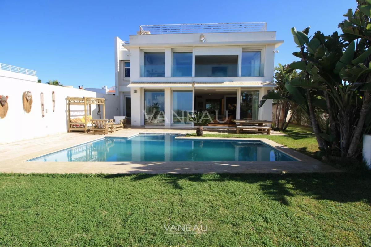 Villa d'exception pied dans l'eau a proximité de Rabat