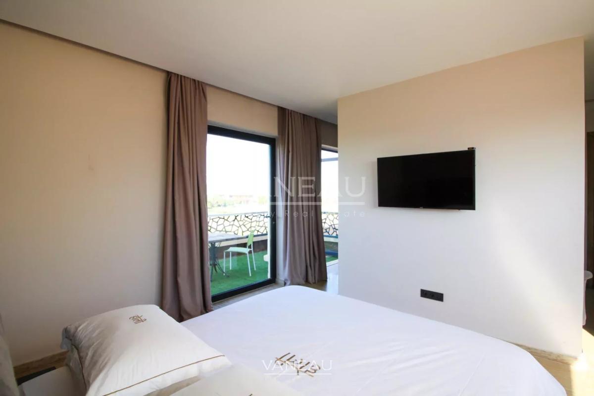 VENTE MAGNIFIQUE VILLA CONTEMPORAINE SUR GOLF