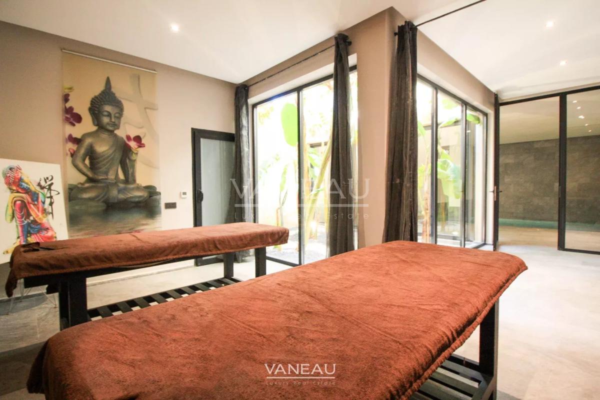 VENTE MAGNIFIQUE VILLA CONTEMPORAINE SUR GOLF