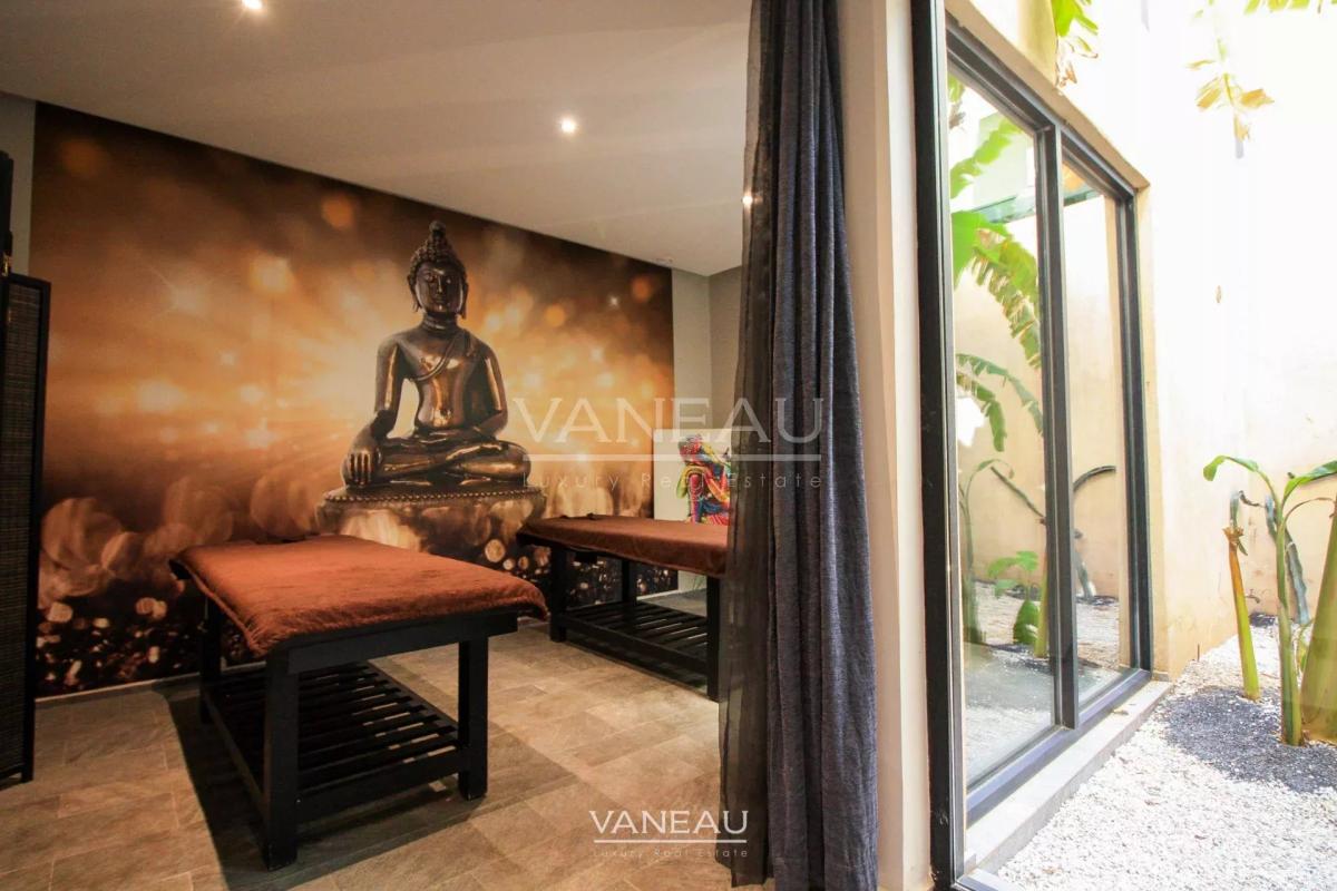 VENTE MAGNIFIQUE VILLA CONTEMPORAINE SUR GOLF