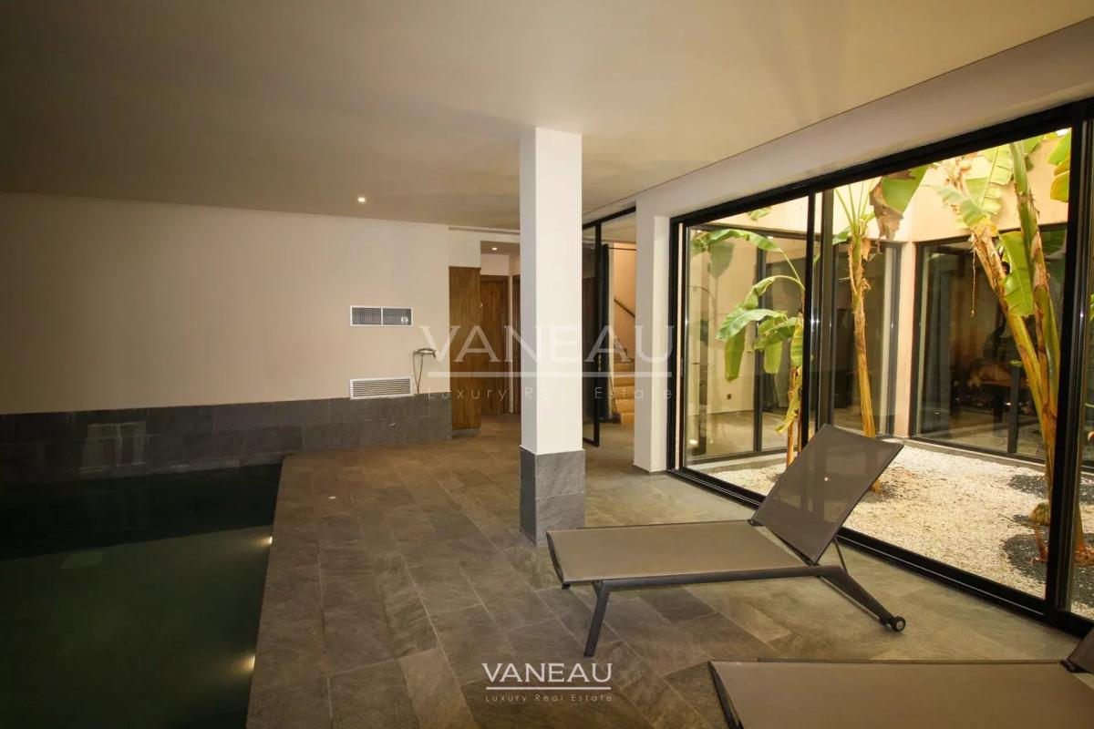 VENTE MAGNIFIQUE VILLA CONTEMPORAINE SUR GOLF