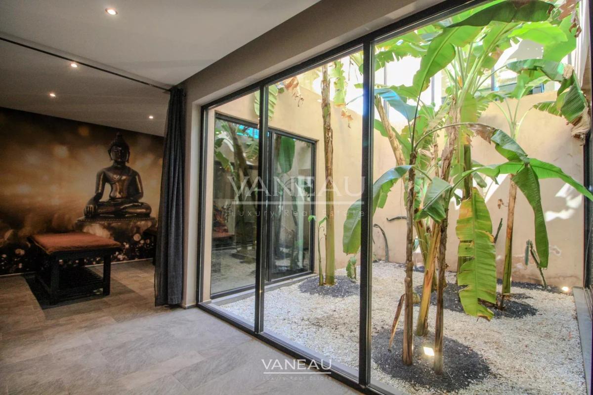 VENTE MAGNIFIQUE VILLA CONTEMPORAINE SUR GOLF