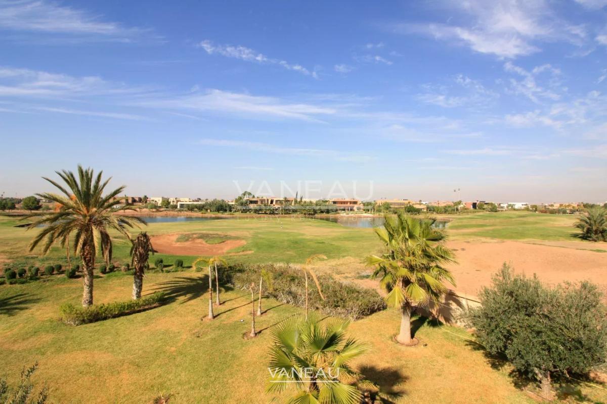 VENTE MAGNIFIQUE VILLA CONTEMPORAINE SUR GOLF