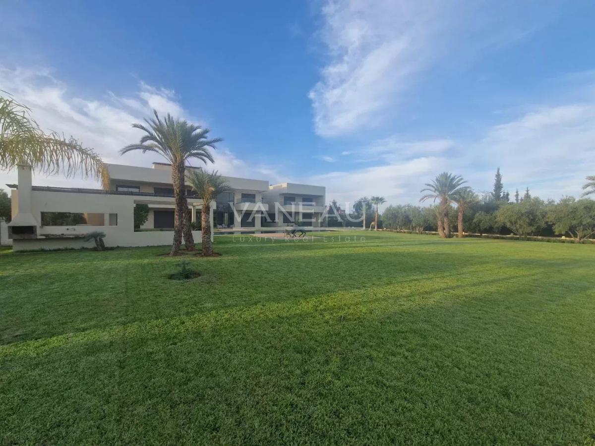 VENTE VILLA NEUVE SUR 2 HECTARES A SEULEMENT 15 MINUTES DE MARRA