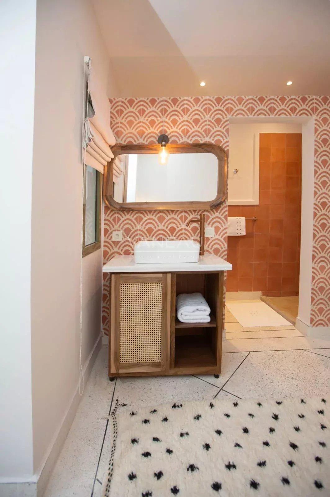 Très beau riad 3 chambres(possibilité 4) à riad Larousse
