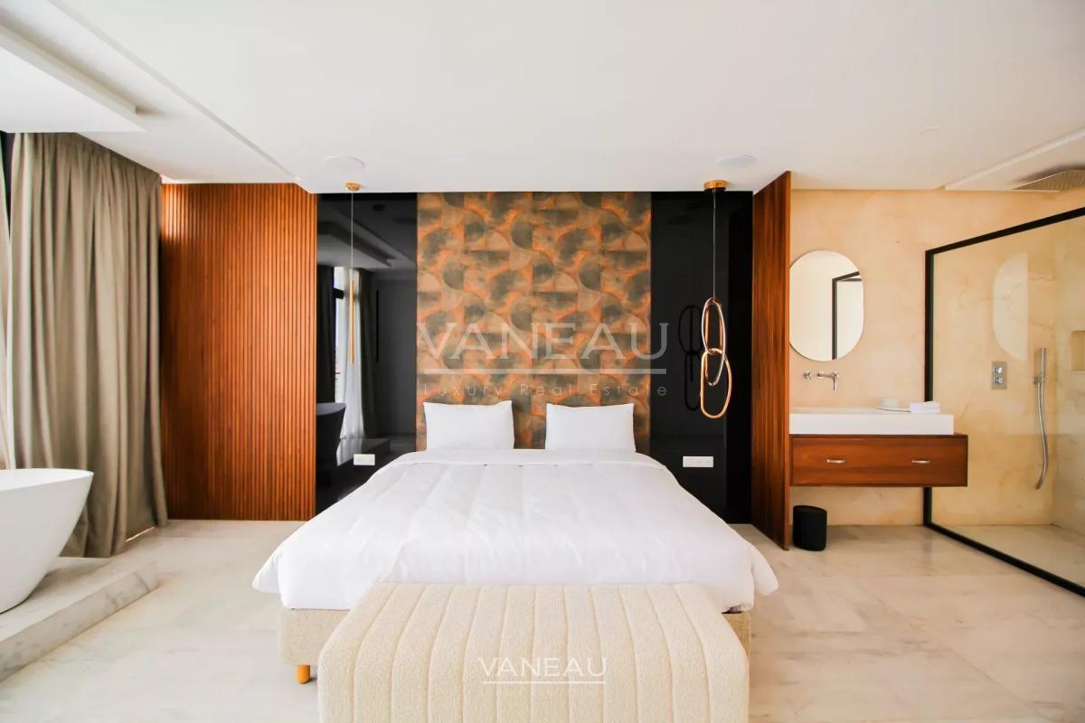 Superbe villa contemporaine en première ligne de golf
