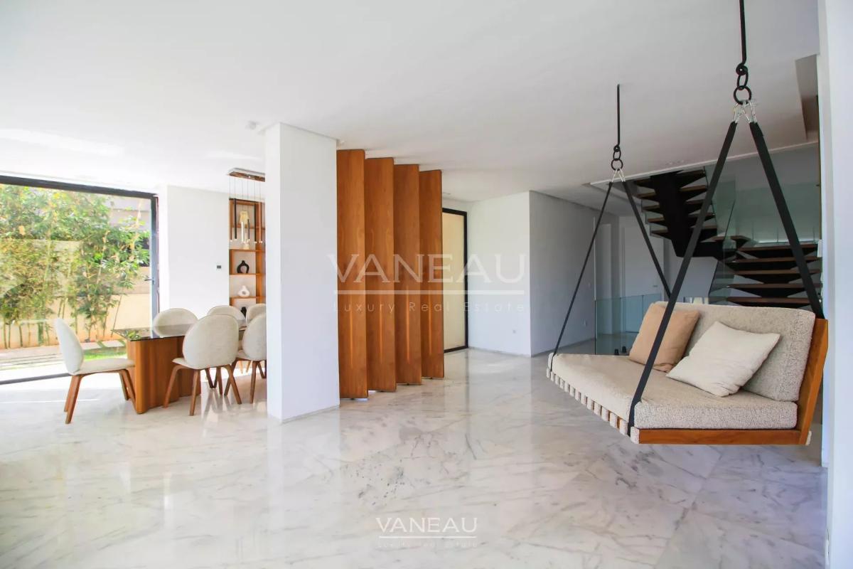 Superbe villa contemporaine en première ligne de golf