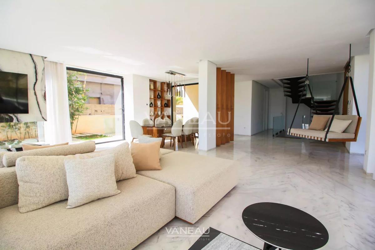 Superbe villa contemporaine en première ligne de golf