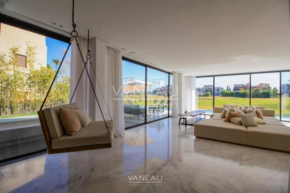Superbe villa contemporaine en première ligne de golf
