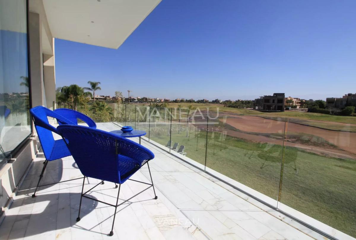 Superbe villa contemporaine en première ligne de golf