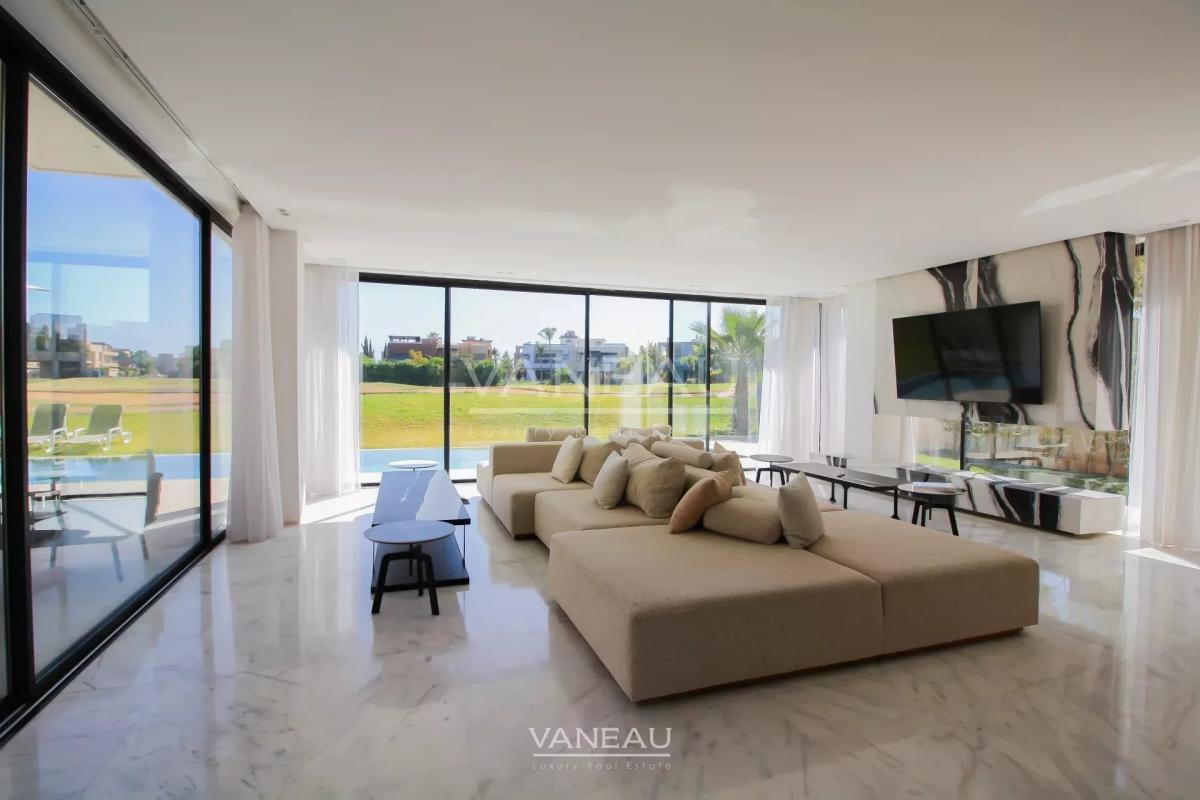 Superbe villa contemporaine en première ligne de golf
