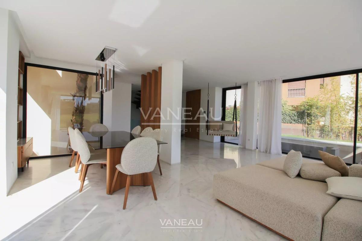Superbe villa contemporaine en première ligne de golf