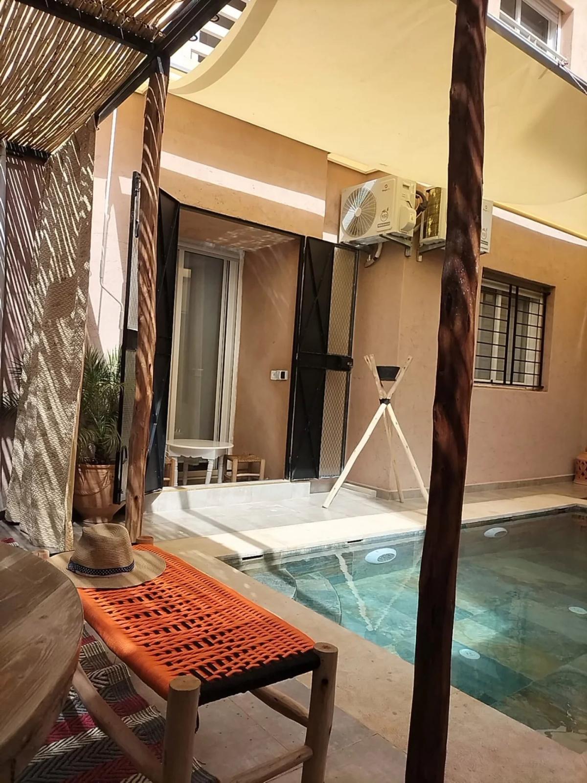 Rez de jardin avec piscine privative 15 min de Marrakech