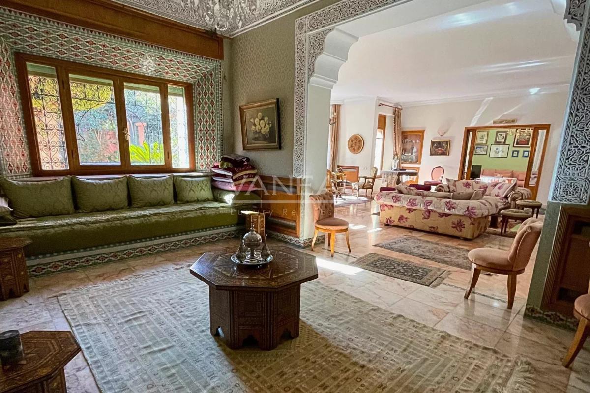 VENTE VILLA DE LUXE AU COEUR DE CASABLANCA