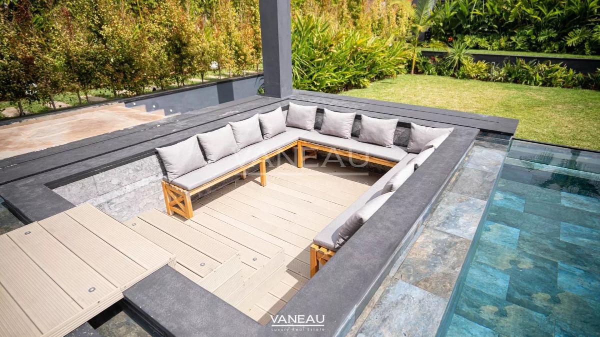 Vente villa meublée d'Exception Baignée de Soleil à Bouskoura: L