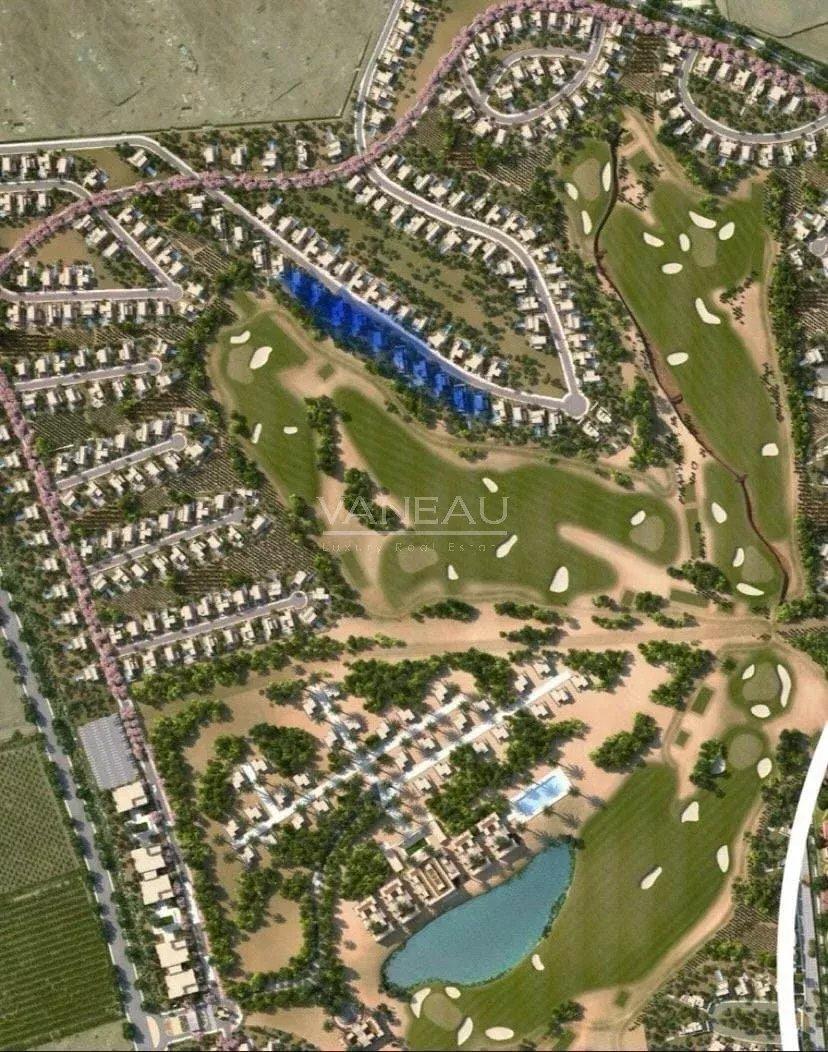 ***Terrain pour villa sur front de golf***