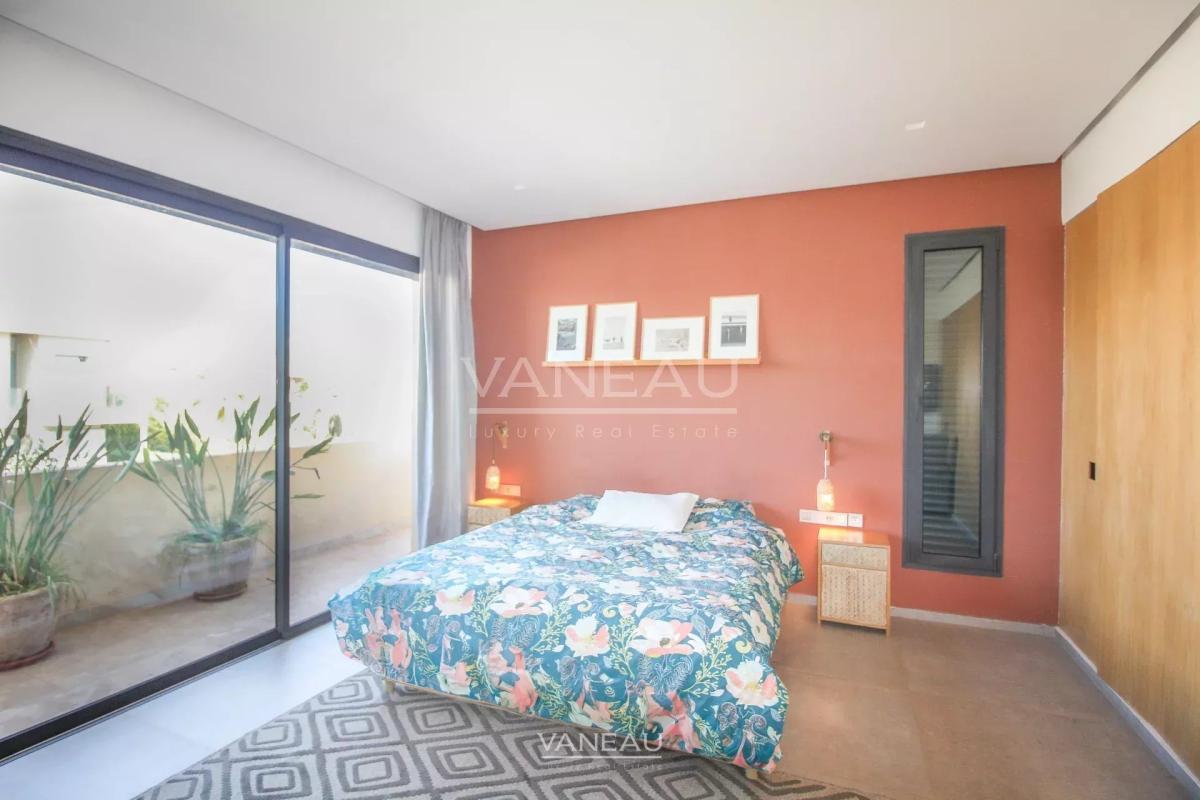 SOMPTUEUSE VILLA EN PREMIÈRE LIGNE DE GOLF À VENDRE