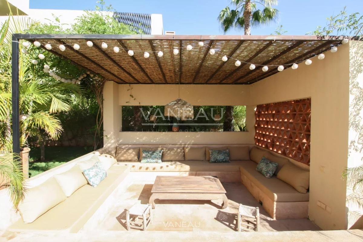 SOMPTUEUSE VILLA EN PREMIÈRE LIGNE DE GOLF À VENDRE