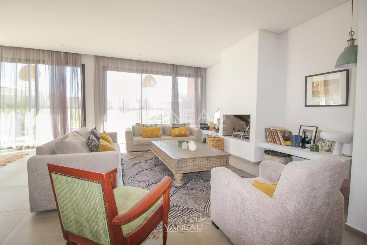 SOMPTUEUSE VILLA EN PREMIÈRE LIGNE DE GOLF À VENDRE