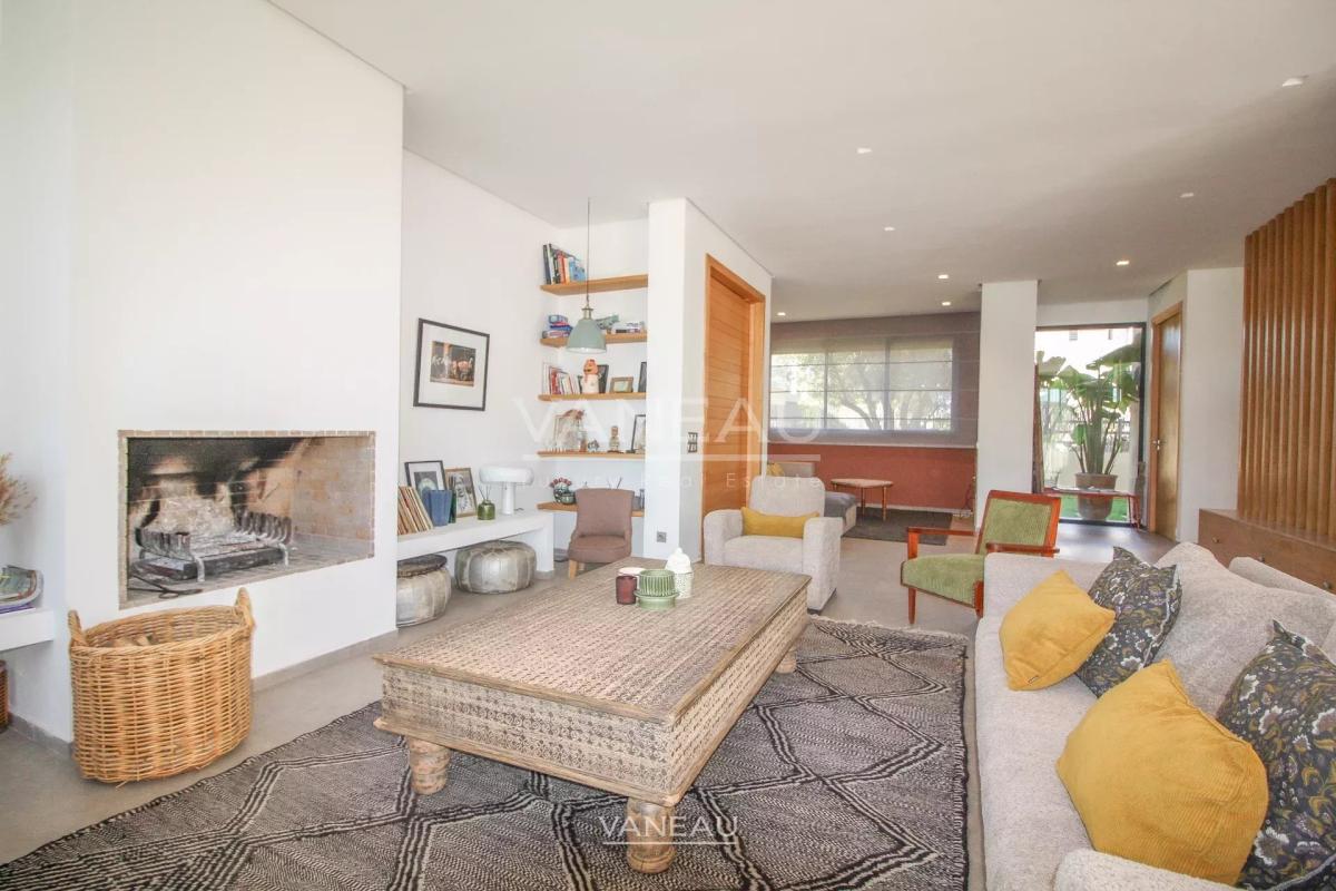SOMPTUEUSE VILLA EN PREMIÈRE LIGNE DE GOLF À VENDRE
