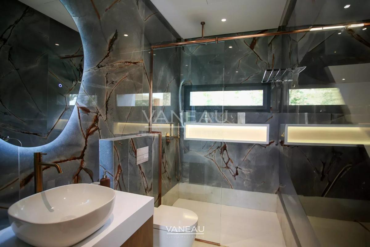 Superbe villa neuve au sein d'un golf reputé