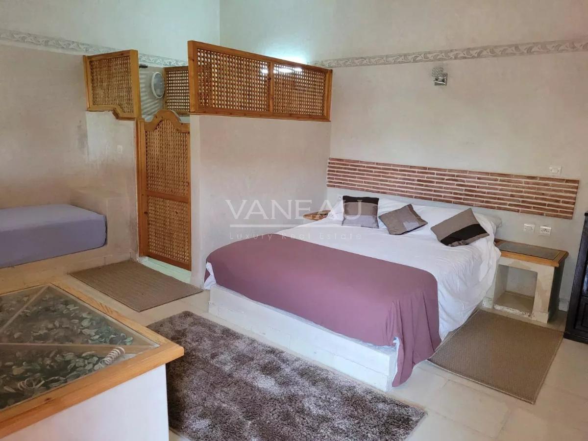 Maison d'hote  sur un hectare de terrain route de l'Ourika