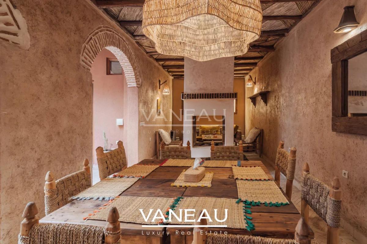 Magnifique Riad rénové avec bassin à la Kasbah