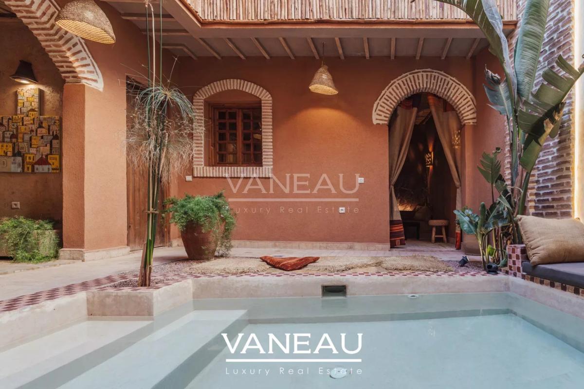 Magnifique Riad rénové avec bassin à la Kasbah