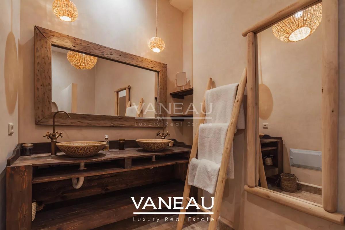 Magnifique Riad rénové avec bassin à la Kasbah