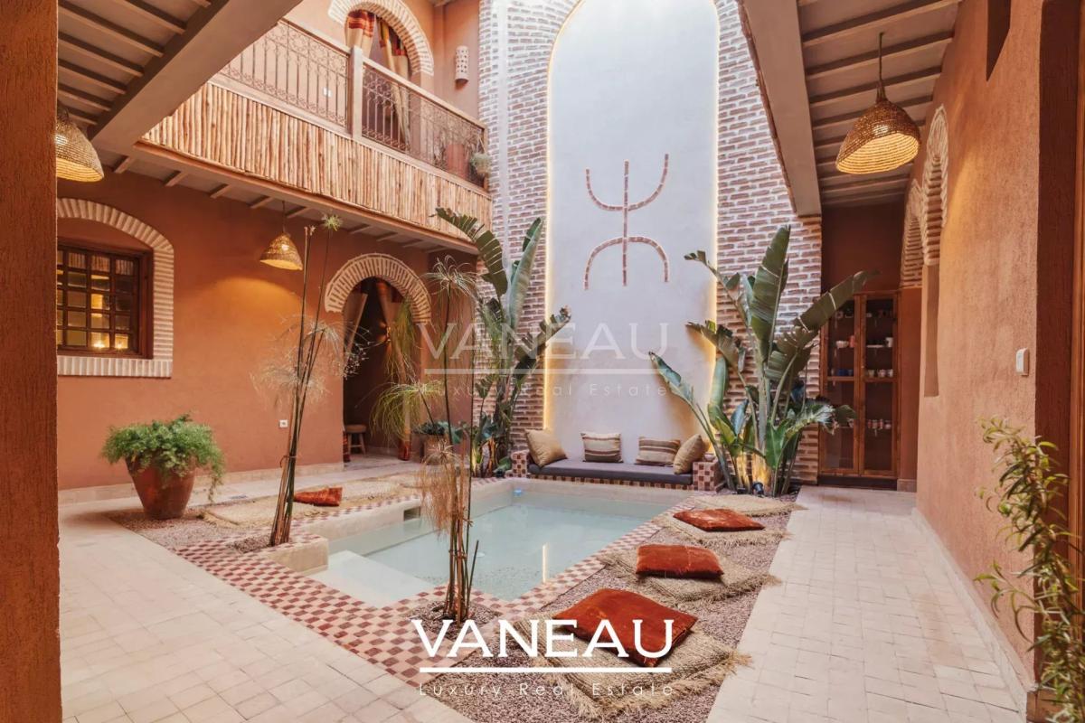 Magnifique Riad rénové avec bassin à la Kasbah