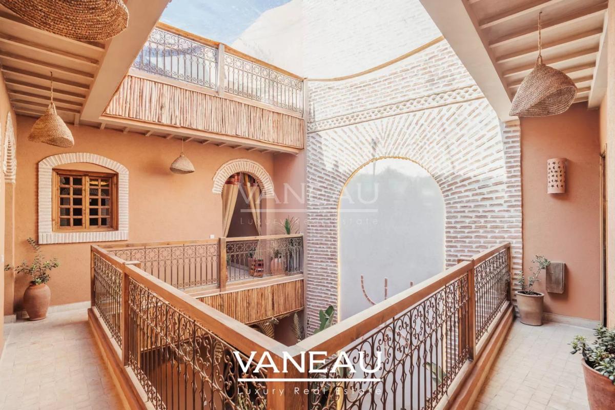 Magnifique Riad rénové avec bassin à la Kasbah