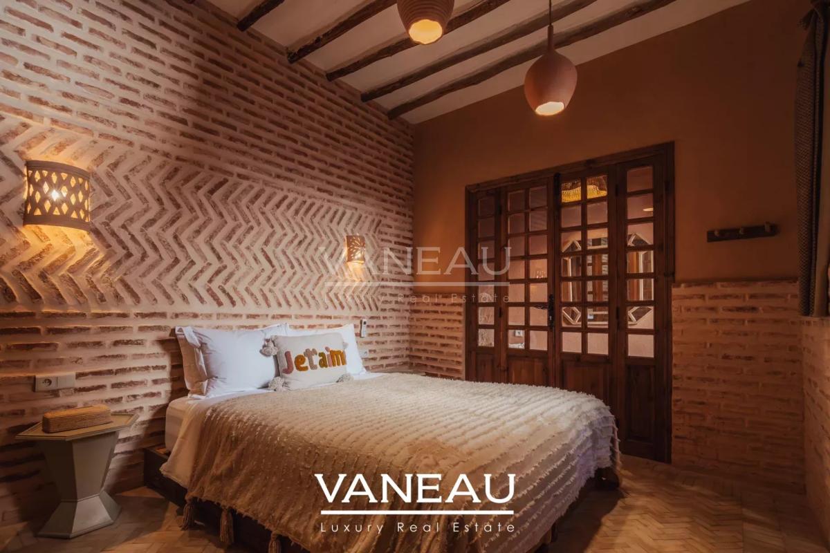 Magnifique Riad rénové avec bassin à la Kasbah
