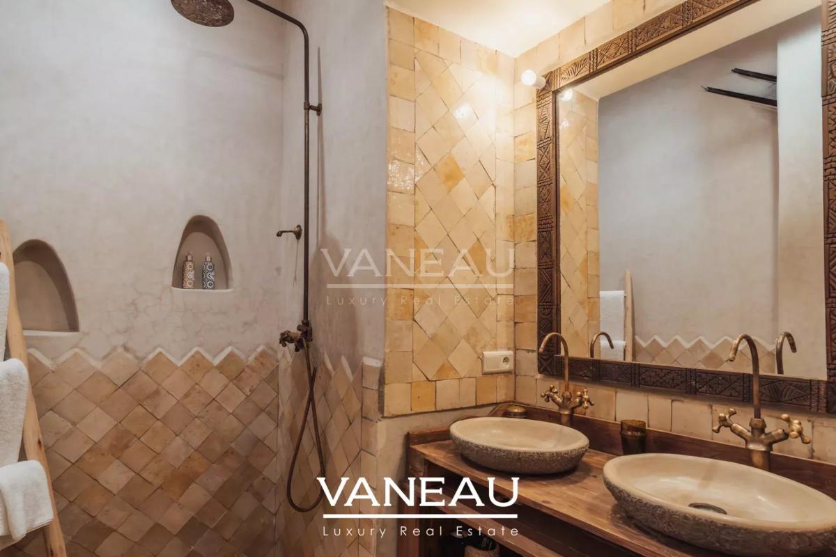 Magnifique Riad rénové avec bassin à la Kasbah