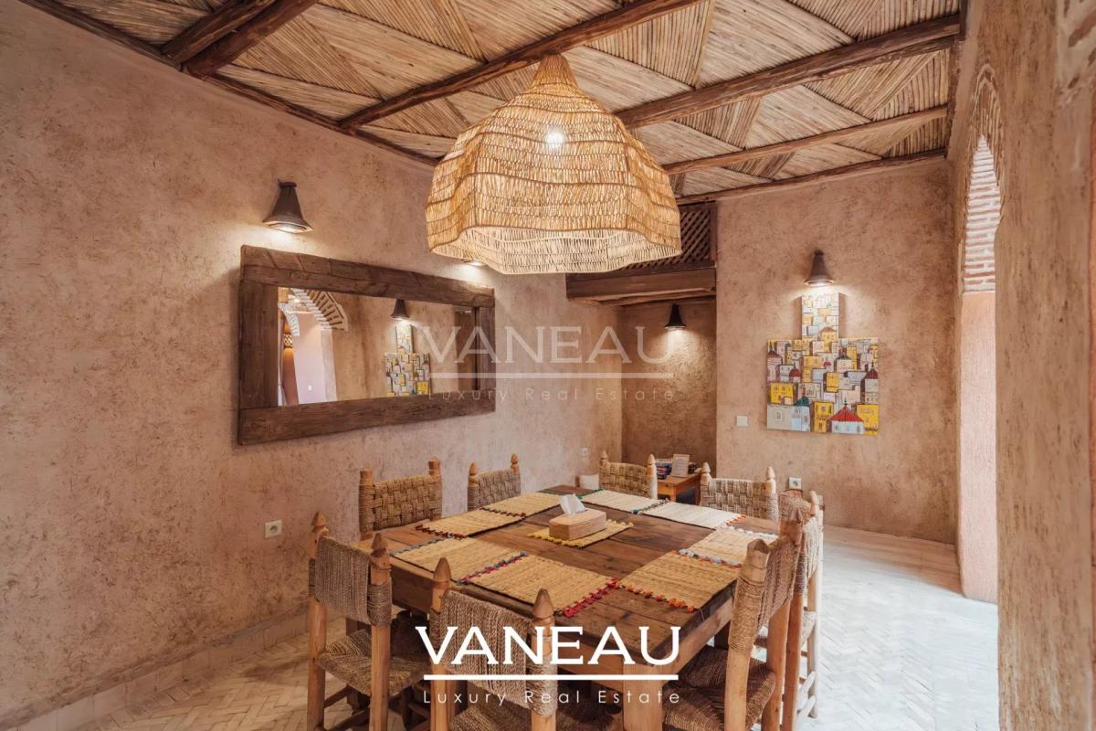 Magnifique Riad rénové avec bassin à la Kasbah