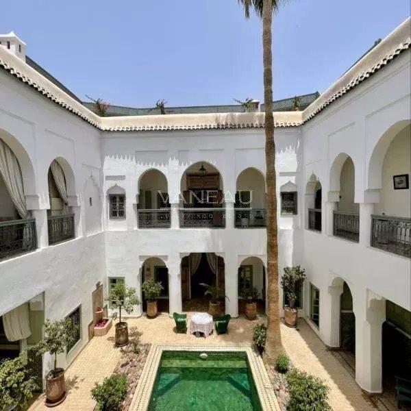 Riad d’exception – Grand patio avec piscine –