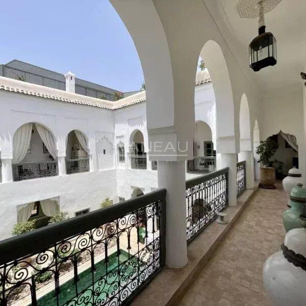 Riad d’exception – Grand patio avec piscine –