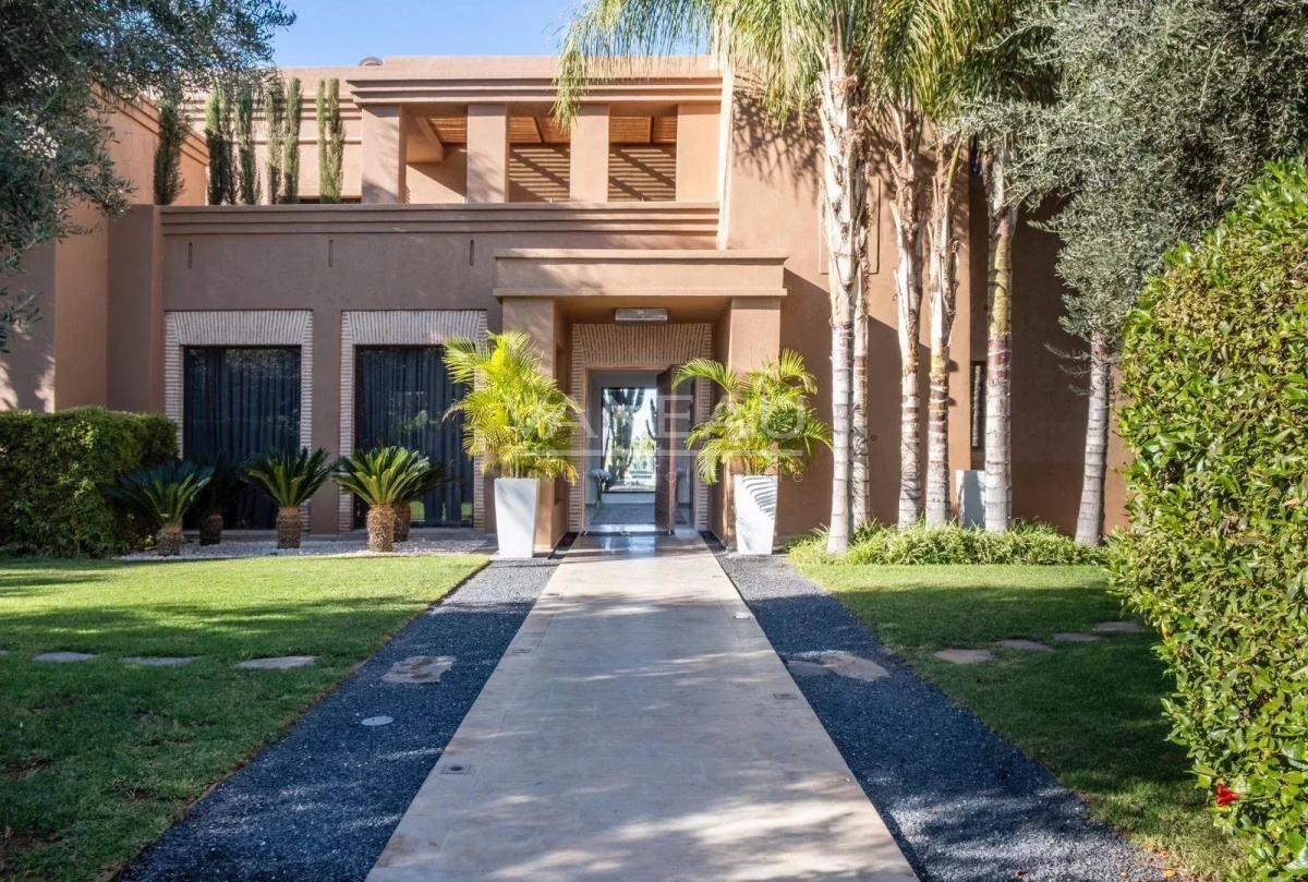 Magnifique villa front de golf