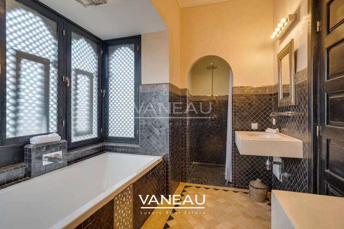 SUPERBE PALAIS MAISON D'HOTE SUR 1 HECTARE