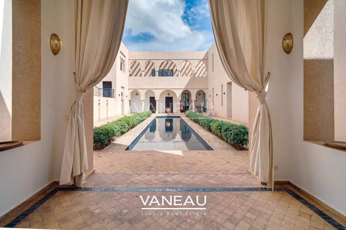 SUPERBE PALAIS MAISON D'HOTE SUR 1 HECTARE
